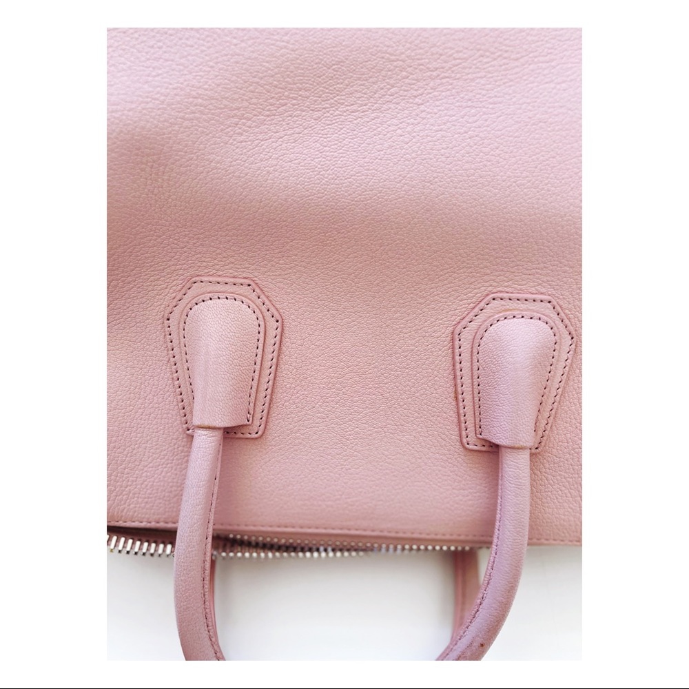Givenchy medium Antigona bag in pink. - Picture 4 of 16
